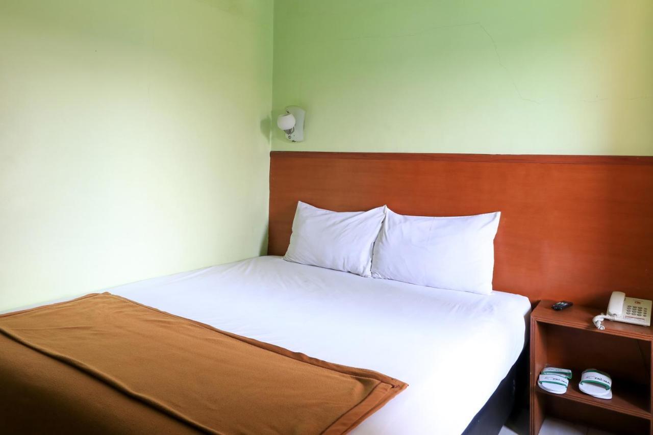 Hotel Prisma Sidoarjo Eksteriør bilde
